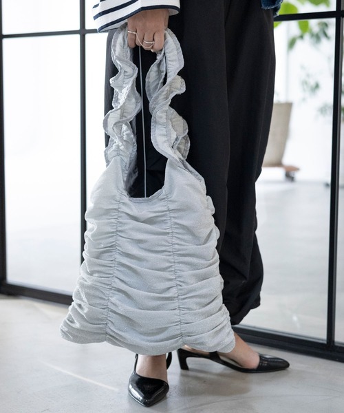 LEPSIM（レプシィム）の「ラメフリルハンドルトート　105943（トートバッグ・レディース・イエロー/ブラック/ブルー/シルバー・ONE SIZE）」の21枚目の写真