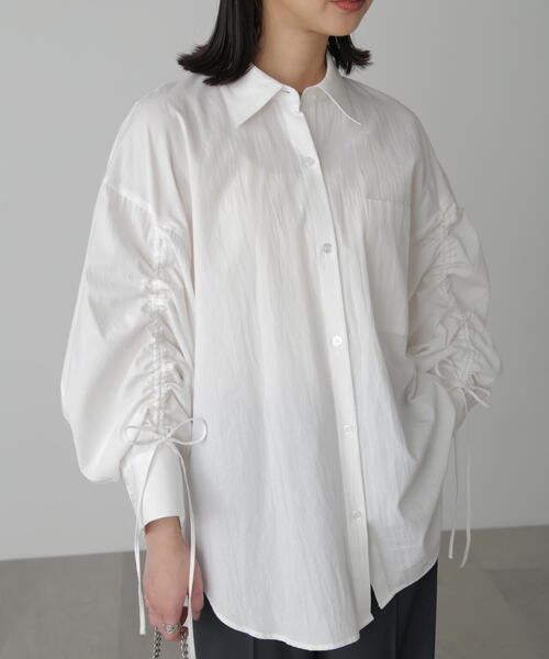 FREE'S MART（フリーズマート）の「◆袖シャーリングオーバーシャツ（シャツ/ブラウス・レディース・ブルー/ホワイト/イエロー・FREE）」の10枚目の写真