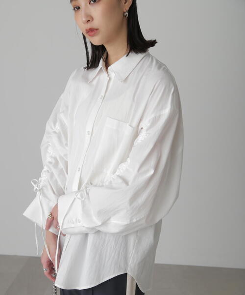 FREE'S MART（フリーズマート）の「◆袖シャーリングオーバーシャツ（シャツ/ブラウス・レディース・ブルー/ホワイト/イエロー・FREE）」の13枚目の写真