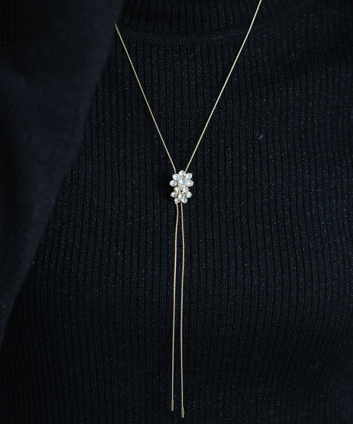 ループタイフラワーデザインネックレス K18WGホワイトゴールド ループタイフラワーデザインネックレス K18WGホワイトゴールド