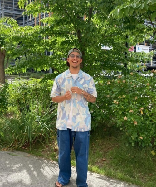 Quiksilver（クイックシルバー）の「BEACH CLUB CASUAL SS/クイックシルバー半袖総柄シャツ（シャツ/ブラウス・メンズ・ブラック/カーキ/ブルー/グリーン/ブルー系その他/グリーン系その他/ブルー系その他4・LARGE/MEDIUM/SMALL/X-LARGE）」の5枚目の写真