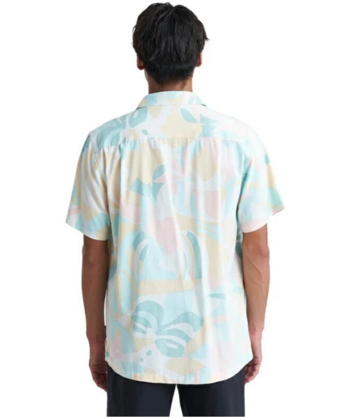 Quiksilver（クイックシルバー）の「BEACH CLUB CASUAL SS/クイックシルバー半袖総柄シャツ（シャツ/ブラウス・メンズ・ブラック/カーキ/ブルー/グリーン/ブルー系その他/グリーン系その他/ブルー系その他4・LARGE/MEDIUM/SMALL/X-LARGE）」の15枚目の写真