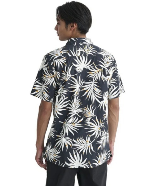 Quiksilver（クイックシルバー）の「BEACH CLUB CASUAL SS/クイックシルバー半袖総柄シャツ（シャツ/ブラウス・メンズ・ブラック/カーキ/ブルー/グリーン/ブルー系その他/グリーン系その他/ブルー系その他4・LARGE/MEDIUM/SMALL/X-LARGE）」の13枚目の写真