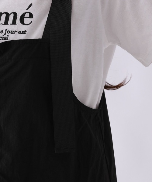 repipi armario（レピピ アルマリオ）の「Zipperカーゴジャンスカ（ジャンパースカート・キッズ・チャコールグレー/ブラック・SMALL/LARGE/MEDIUM）」の10枚目の写真