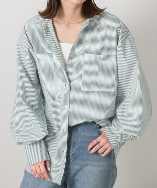 ad thie（アドティエ）の「ボリュームスリーブ ポケ付きストライプシャツ（シャツ/ブラウス・レディース・ネイビー/オレンジ/ベージュ/ピンク/グリーン系/ブラック/ライトブルー/グレイッシュベージュ/オフホワイト/ブルー/ブラック×ホワイト/イエロー/グリーン/ベージュ系/レッド・LARGE/MEDIUM）」の8枚目の写真