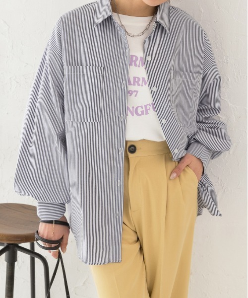 ad thie（アドティエ）の「ボリュームスリーブ ポケ付きストライプシャツ（シャツ/ブラウス・レディース・ネイビー/オレンジ/ベージュ/ピンク/グリーン系/ブラック/ライトブルー/グレイッシュベージュ/オフホワイト/ブルー/ブラック×ホワイト/イエロー/グリーン/ベージュ系/レッド・LARGE/MEDIUM）」の10枚目の写真