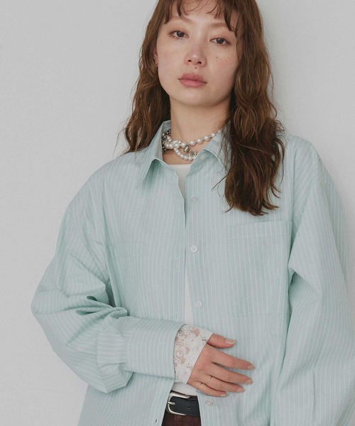 ad thie（アドティエ）の「ボリュームスリーブ ポケ付きストライプシャツ（シャツ/ブラウス・レディース・ネイビー/オレンジ/ベージュ/ピンク/グリーン系/ブラック/ライトブルー/グレイッシュベージュ/オフホワイト/ブルー/ブラック×ホワイト/イエロー/グリーン/ベージュ系/レッド/サックスブルー/ライトピンク/ピンク系/ミント/ブルー系・LARGE/MEDIUM）」の8枚目の写真