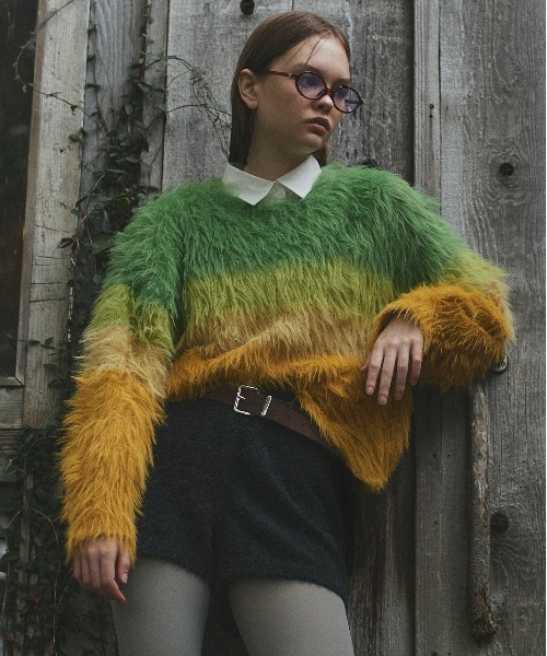 ad thie（アドティエ）の「ボリュームスリーブ ポケ付きストライプシャツ（シャツ/ブラウス・レディース・ネイビー/オレンジ/ベージュ/ピンク/グリーン系/ブラック/ライトブルー/グレイッシュベージュ/オフホワイト/ブルー/ブラック×ホワイト/イエロー/グリーン/ベージュ系/レッド・LARGE/MEDIUM）」の17枚目の写真