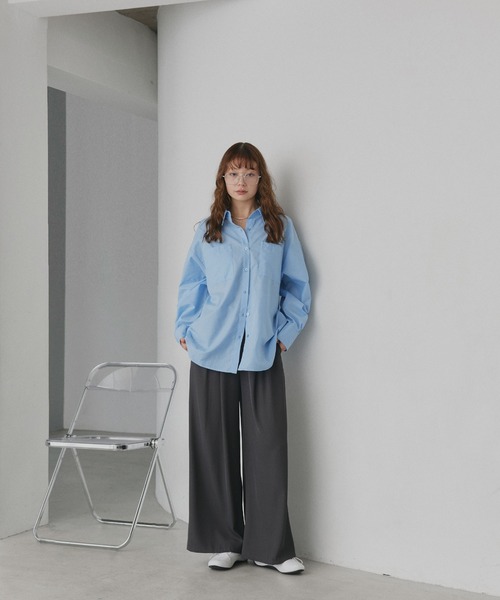 ad thie（アドティエ）の「ボリュームスリーブ ポケ付きストライプシャツ（シャツ/ブラウス・レディース・ネイビー/オレンジ/ベージュ/ピンク/グリーン系/ブラック/ライトブルー/グレイッシュベージュ/オフホワイト/ブルー/ブラック×ホワイト/イエロー/グリーン/ベージュ系/レッド/サックスブルー/ライトピンク/ピンク系/ミント/ブルー系・LARGE/MEDIUM）」の21枚目の写真