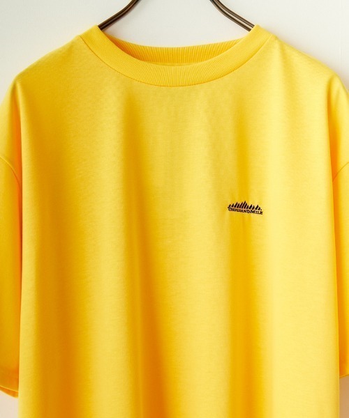 THOUSAND MILE（サウザンドマイル）の「[THOUSAND MILE/サウザンドマイル] ワンポイント刺繍ロゴ ショートスリーブTシャツ（Tシャツ/カットソー・レディース・ブラック/グレイッシュベージュ/イエロー/ホワイト・M/L/S/XL）」の6枚目の写真