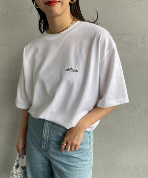 THOUSAND MILE（サウザンドマイル）の「[THOUSAND MILE/サウザンドマイル] ワンポイント刺繍ロゴ ショートスリーブTシャツ（Tシャツ/カットソー・レディース・ブラック/グレイッシュベージュ/イエロー/ホワイト・M/L/S/XL）」の13枚目の写真