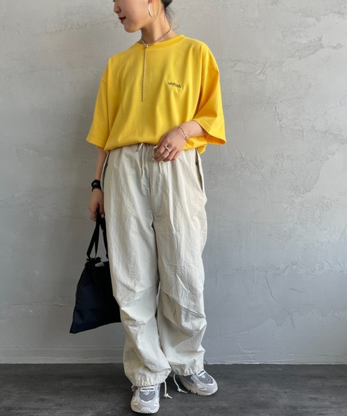 THOUSAND MILE（サウザンドマイル）の「[THOUSAND MILE/サウザンドマイル] ワンポイント刺繍ロゴ ショートスリーブTシャツ（Tシャツ/カットソー・レディース・ブラック/グレイッシュベージュ/イエロー/ホワイト・M/L/S/XL）」の11枚目の写真