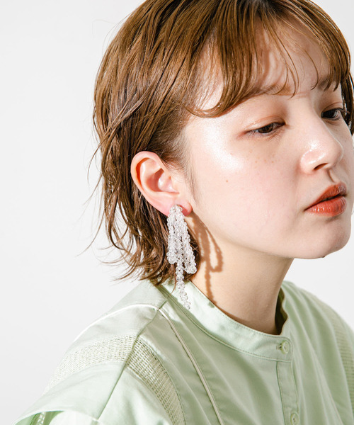 KBF（ケイビーエフ）の「リボンビーズイヤリング（イヤリング・レディース・クリア/オレンジ・ONE）」の4枚目の写真