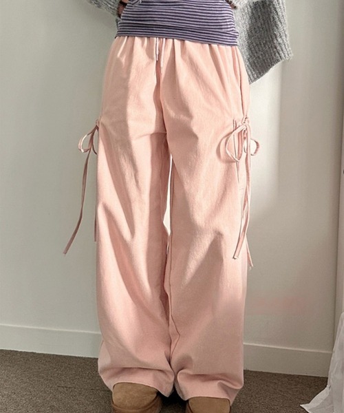 LYEON（リヨン）の「リボンポケットルーズカーゴワイドパンツ（カーゴパンツ・レディース・オフホワイト/ピンク/ネイビー・FREE）」の6枚目の写真