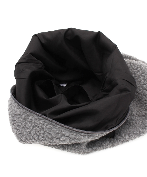 WEGO（ウィゴー）の「WEGO/ボアロールクラッチバッグ（クラッチバッグ・レディース・ブラック/グレー/その他1・FREE）」の4枚目の写真