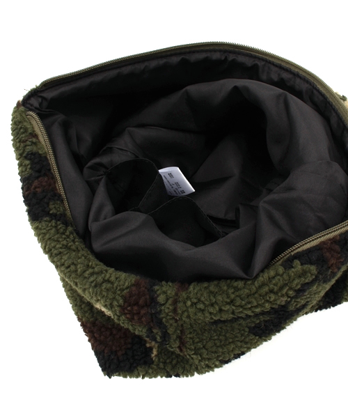 WEGO（ウィゴー）の「WEGO/ボアロールクラッチバッグ（クラッチバッグ・レディース・ブラック/グレー/その他1・FREE）」の6枚目の写真