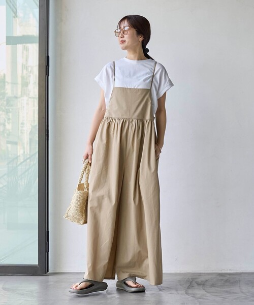 coen（コーエン）の「【2セットアイテム】フレンチスリーブTシャツ×ギャザーサロペット（サロペット/オーバーオール・レディース・ベージュ/オリーブ/ブラック・L/M）」の4枚目の写真