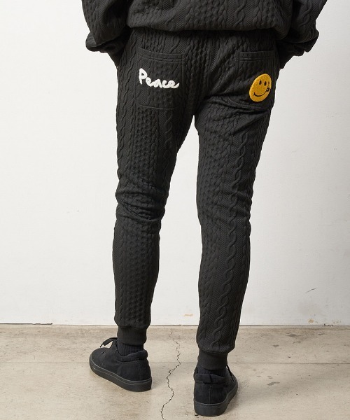 STUD MUFFIN（スタッドマフィン）の「mp12375-ケーブルジャガード ダブルフェイス PEACESMILE サガラ刺繍 リブパンツ（その他パンツ・メンズ・ベージュ/ミックスグレー/ブラック・3/2/4）」の2枚目の写真