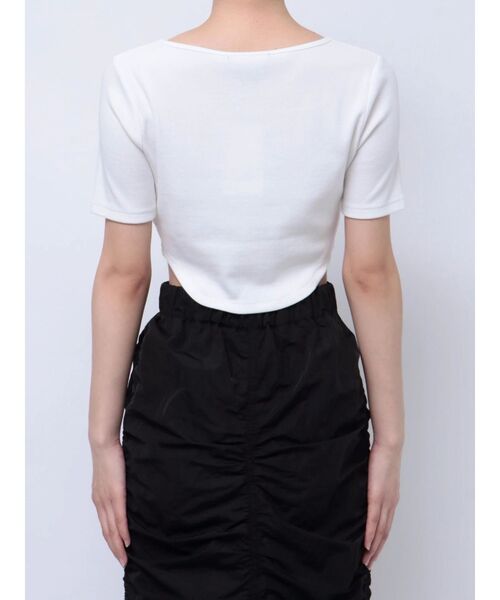 EMODA（エモダ）の「ラウンドフックショートトップ（Tシャツ/カットソー・レディース・ブラック/ホワイト/ブルー/その他・FREE）」の16枚目の写真