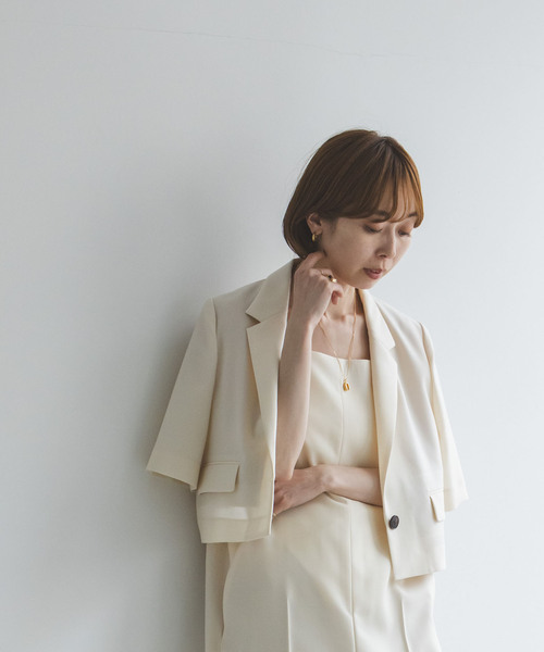 NOBLE ベージュ ショート丈 テーラードジャケット Noble（ノーブル）の 