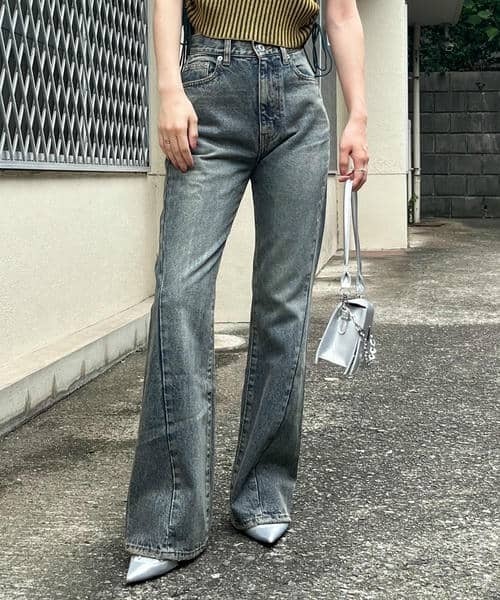 BACK TO THE FIELD（バック トゥー ザ フィールド）の「【MLB】ポケットロゴフレアデニム（デニムパンツ・レディース・インディゴブルー/ネイビー系/ブルー・MEDIUM/SMALL）」の16枚目の写真