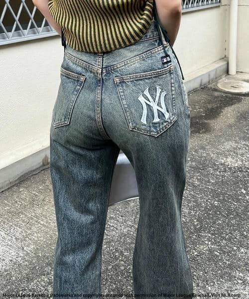 BACK TO THE FIELD（バック トゥー ザ フィールド）の「【MLB】ポケットロゴフレアデニム（デニムパンツ・レディース・インディゴブルー/ネイビー系/ブルー・MEDIUM/SMALL）」の17枚目の写真