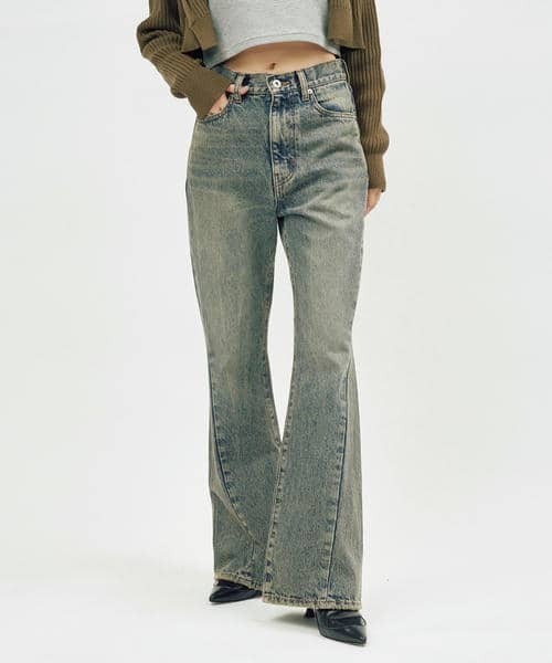 BACK TO THE FIELD（バック トゥー ザ フィールド）の「【MLB】ポケットロゴフレアデニム（デニムパンツ・レディース・インディゴブルー/ネイビー系/ブルー・MEDIUM/SMALL）」の18枚目の写真