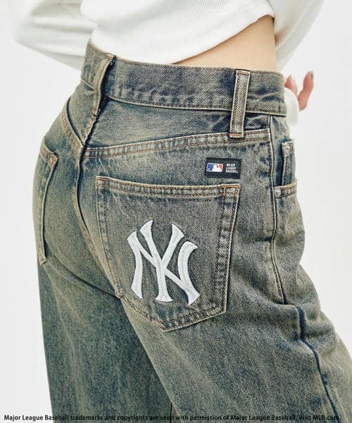 BACK TO THE FIELD（バック トゥー ザ フィールド）の「【MLB】ポケットロゴフレアデニム（デニムパンツ・レディース・インディゴブルー/ネイビー系/ブルー・MEDIUM/SMALL）」の22枚目の写真