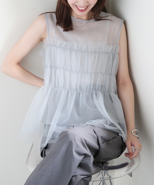 MAISON BREEZE（メゾンブリーズ）の「【MAISON BREEZE】オーガンジー×チュール シャーリングノースリーブPO DTK（タンクトップ・レディース・ホワイト/ブラック/グレー・FREE）」の12枚目の写真