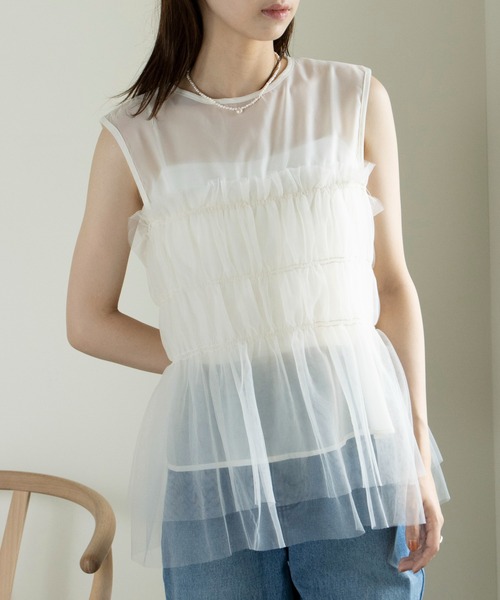 MAISON BREEZE（メゾンブリーズ）の「【MAISON BREEZE】オーガンジー×チュール シャーリングノースリーブPO DTK（タンクトップ・レディース・ホワイト/ブラック/グレー・FREE）」の4枚目の写真