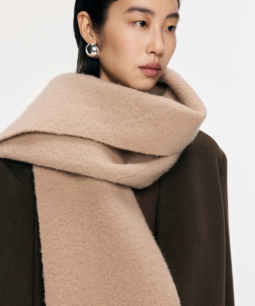 JNBY（ジェーエヌビーワイ）の「Versatile Fringe Scarf / フリンジスカーフ（ストール/ショール・レディース・グレー/レッド/ベージュ・ONE SIZE）」の3枚目の写真