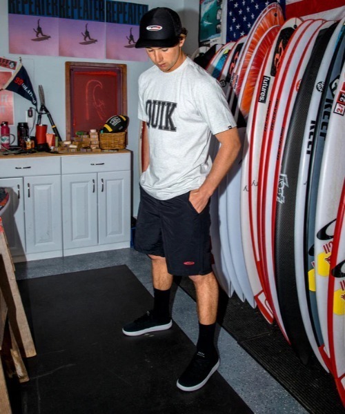 Quiksilver(クイックシルバー)の「GRIFF QUIK TEE GFN/クイックシルバー半袖ロゴTシャツ(Tシャツ/カットソー・メンズ・ホワイト/ブラック・LARGE/MEDIUM/SMALL/X-LARGE)」の2枚目の写真