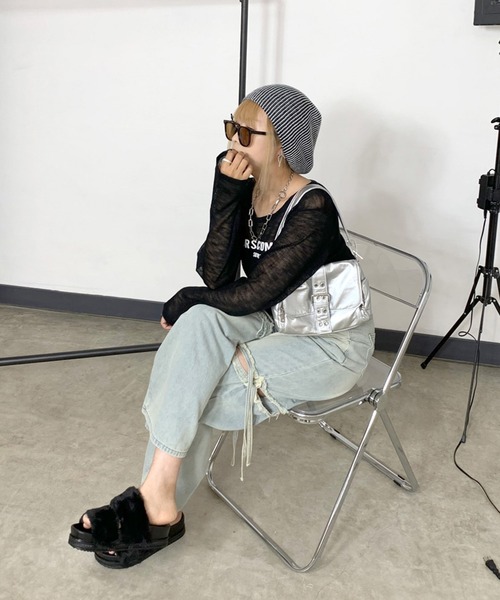 non-hedge(ノンヘッジ)の「フェイクファーフラットサンダル(サンダル・レディース・ブラック/グレー・M/L/S)」の19枚目の写真