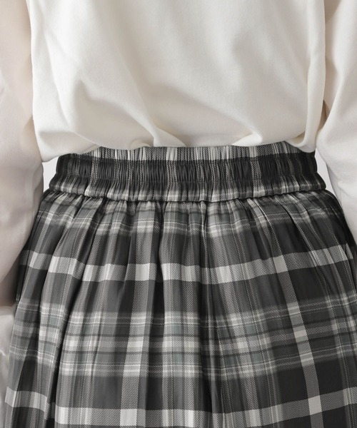 GLOBAL WORK Smile Seed Store（グローバルワーク スマイルシードストア）の「シャイニーフレアチェックスカート/138933（スカート・レディース・ベージュ/ブラウン/チャコール・MEDIUM/X-LARGE/SMALL/LARGE）」の9枚目の写真