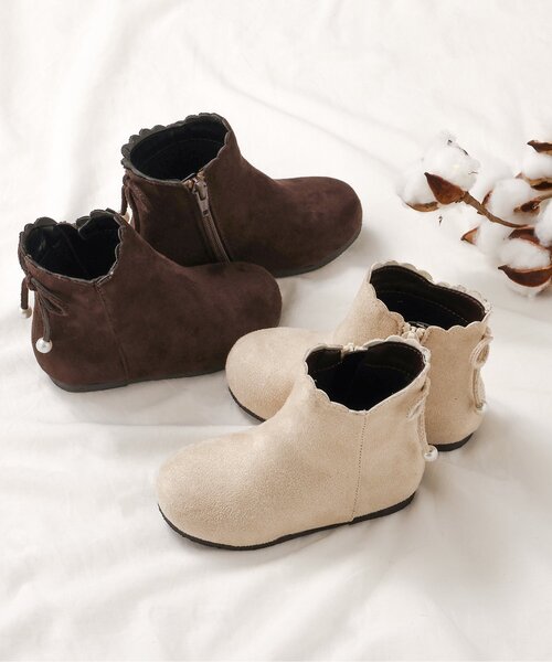 apres les cours（アプレレクール）の「リボンパールショートブーツ（ブーツ・キッズ・ブラウン/ベージュ・14/15 /16/17/18/19）」の3枚目の写真