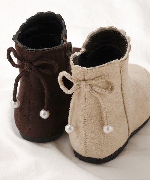 apres les cours（アプレレクール）の「リボンパールショートブーツ（ブーツ・キッズ・ブラウン/ベージュ・14/15 /16/17/18/19）」の5枚目の写真