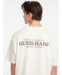 GUESS JEANS（ゲスジーンズ）の「GUESS JEANS Oversized American Tradition Tee 半袖Tシャツ（Tシャツ/カットソー）」