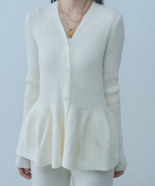 paravion（パラビオン）の「【SET ITEM】ペプラムカーデ×フレアニットパンツ（その他パンツ・レディース・ブラック/ホワイト・FREE）」の6枚目の写真