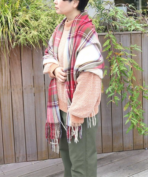 Right-on（ライトオン）の「チェック柄大判ストール（ストール/ショール・レディース・レッド/グレー/グリーン・ONE SIZE）」の8枚目の写真