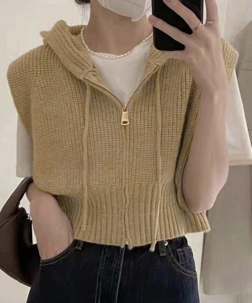 Miniministore(ミニミニストア)の「フード付きジップニットベスト ショート丈(ベスト・レディース・オフホワイト/ブラック/ベージュ/グレー/オリーブ・FREE)」の6枚目の写真