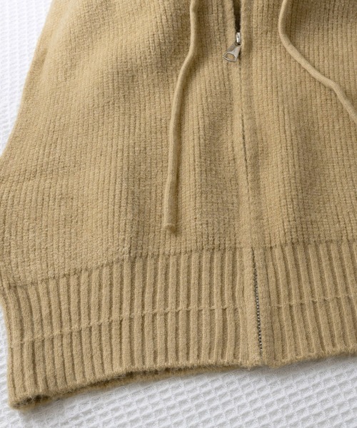 Miniministore(ミニミニストア)の「フード付きジップニットベスト ショート丈(ベスト・レディース・オフホワイト/ブラック/ベージュ/グレー/オリーブ・FREE)」の22枚目の写真