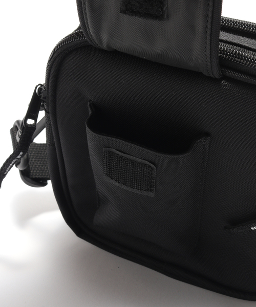 Carhartt WIP（カーハートダブリューアイピー）の「【CARHARTT WIP / カーハート ダブリューアイピー】ESSENTIALS BAG SMALL（クラッチバッグ・メンズ・ブラック・FREE）」の9枚目の写真
