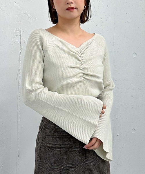 archives（アルシーヴ）の「ラメギャザーフレアスリーブニット（ニット/セーター・レディース・グレー/アイボリー/ブラック/ピンクベージュ・MEDIUM）」の7枚目の写真