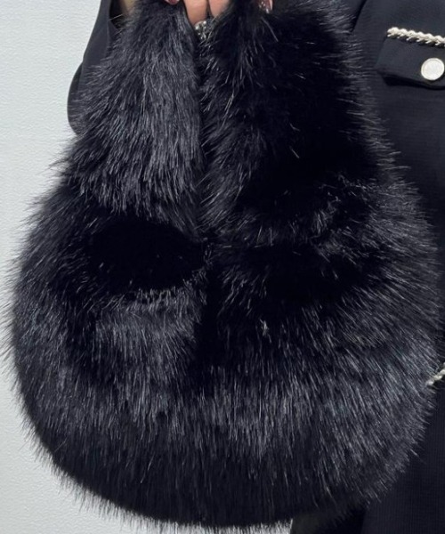 AMELY（エミリー）の「エコファートートバッグ（ハンドバッグ・レディース・オフホワイト/グレー/ダークブラウン/ベージュ/ブラック/ライトグリーン・フリー）」の3枚目の写真