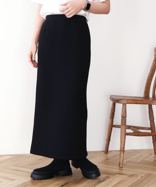 CHIGNON ブラック ポンチタイトスカート新品 CHIGNON ブラック ポンチタイトスカート新品