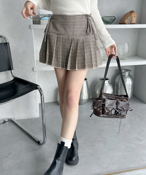Ada.(エイダ)の「ウエストサイドリボン プリーツ ミニスカート チェック/ピンストライプ(スカート・レディース・ブラウン/グレー/ブラック・S/M)」の6枚目の写真