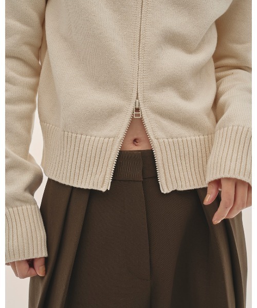 TODAYFUL（トゥデイフル）の「Compact Zip Knit（ニット/セーター・レディース・アイボリー/チョコ/チャコールグレー・FREE）」の10枚目の写真
