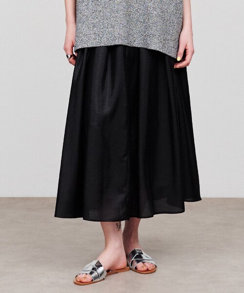 cloenc(クロエンス)の「【手洗い可】タックフレアスカート(スカート・レディース・ブラック/ライトグリーン/ライトベージュ・01/02/03)」の1枚目の写真