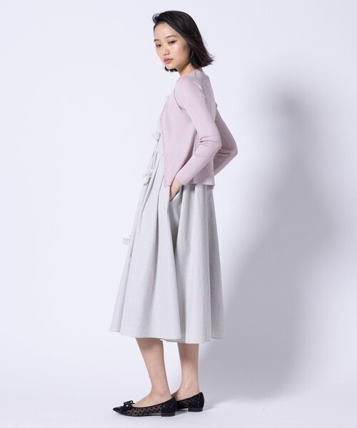 TOCCA(トッカ)の「EYELET AJISAI CARDIGAN カーディガン(カーディガン/ボレロ・レディース・アイボリー系/ブラック系/ブルー系/ピンク系・SMALL/MEDIUM)」の6枚目の写真