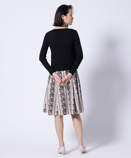 TOCCA(トッカ)の「EYELET AJISAI CARDIGAN カーディガン(カーディガン/ボレロ・レディース・アイボリー系/ブラック系/ブルー系/ピンク系・SMALL/MEDIUM)」の17枚目の写真